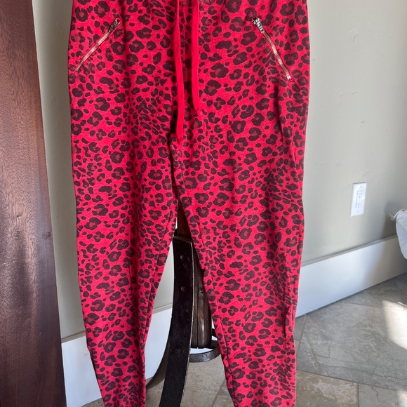 Sundry- Women's US Size 0- Red Cheetah Sweat Pants - Picture 4 of 10